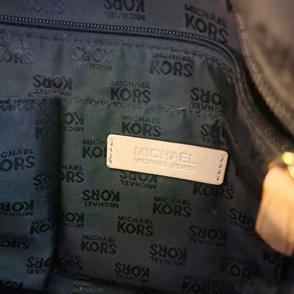 Large Michael Kors Bag - Picture 7 of 12